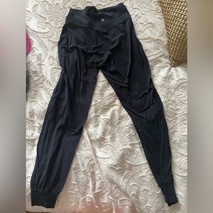 Lulu align high rise jogger black